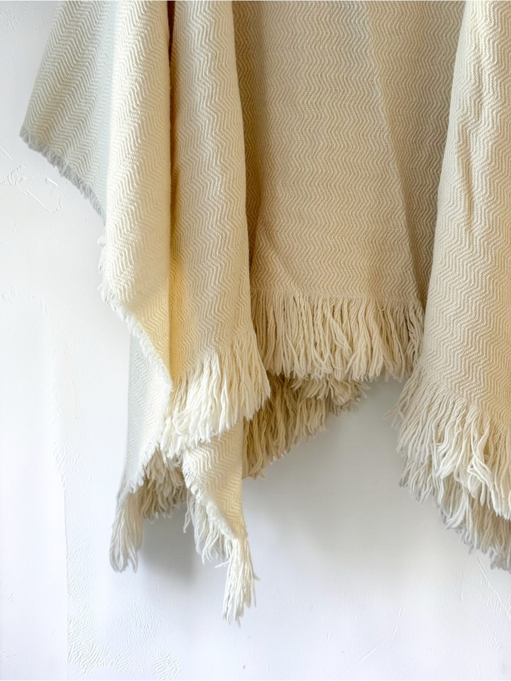 NWT✨ BRONCA Aire Poncho Cream Ivory Handmade Uruguay One Size Sustainable - Picture 7 of 10